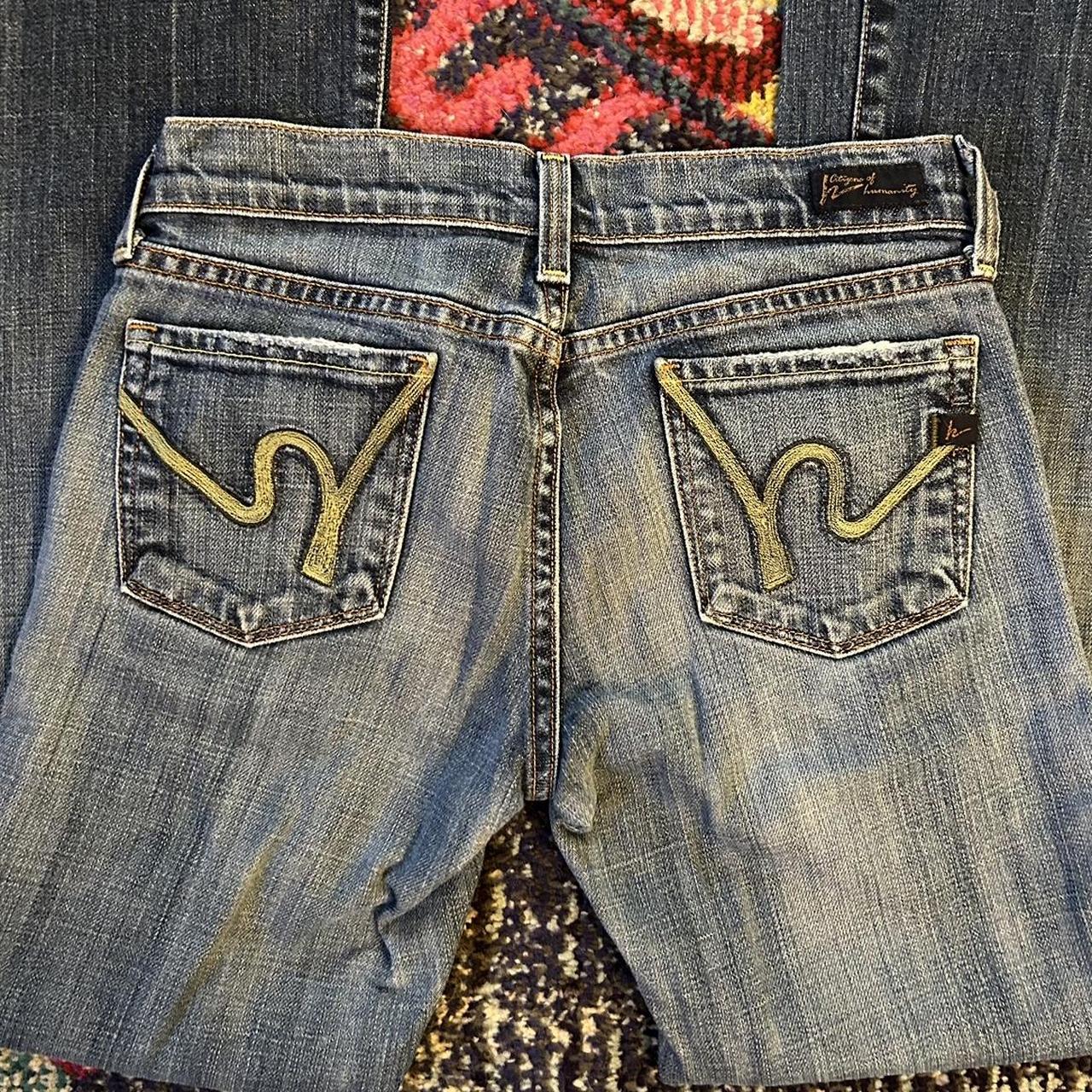 Bloomingdale's Women's Navy Jeans Depop