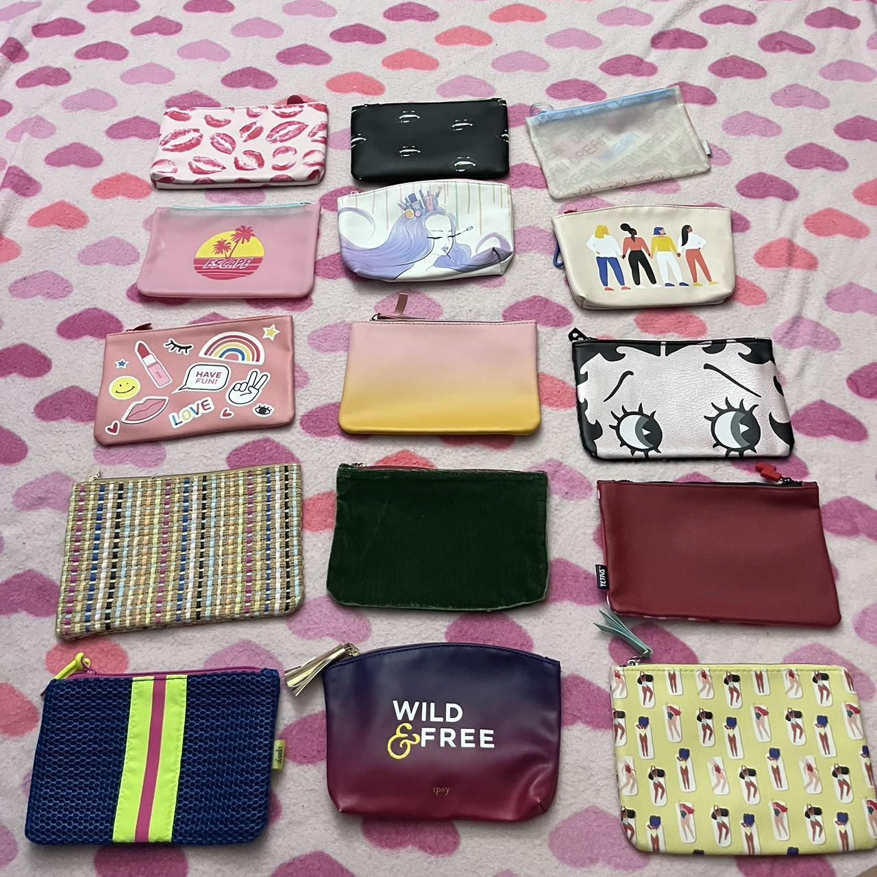 Nike Women's Walletpurses Depop