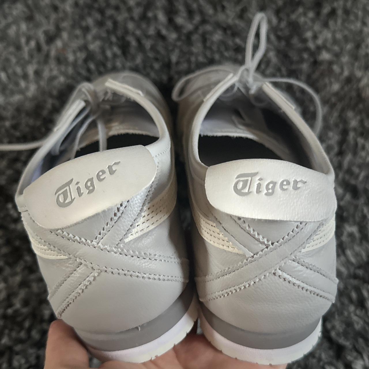 Onitsuka Tiger Women's Silver and Grey Trainers | Depop