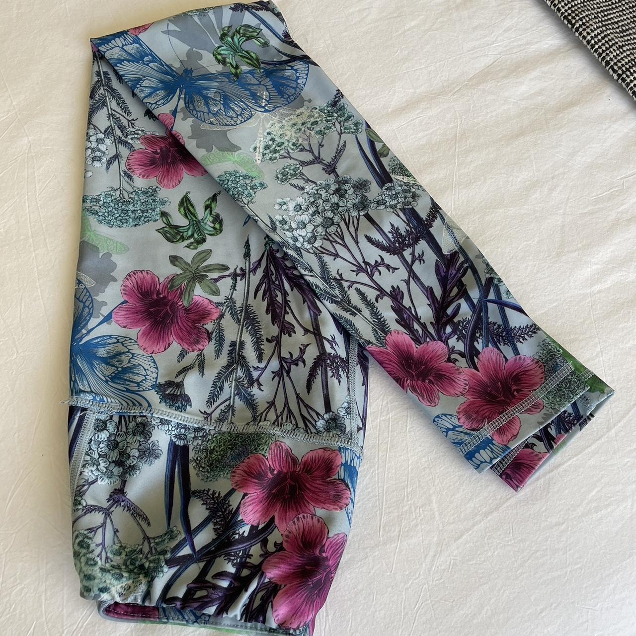 Floral baby blue workout leggings like new Depop