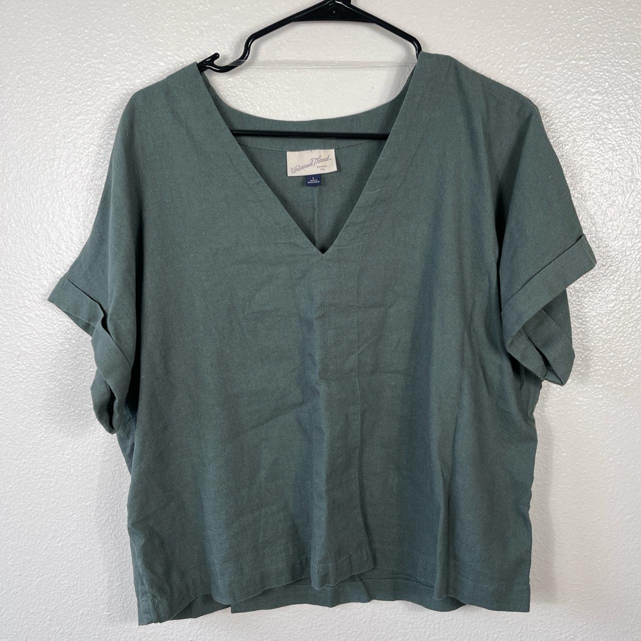 Universal Thread Women's Shirt | Depop