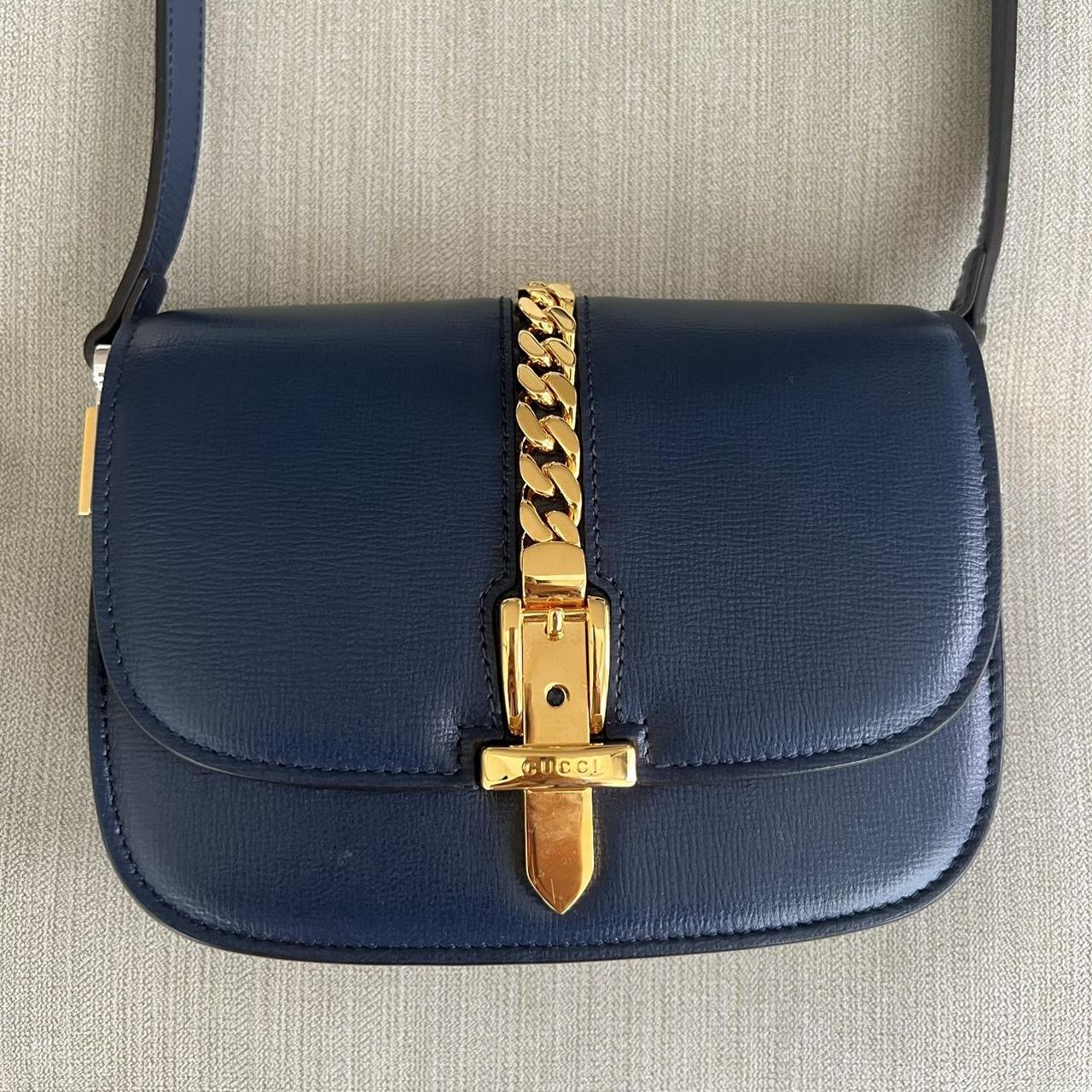 item listed by meena1994