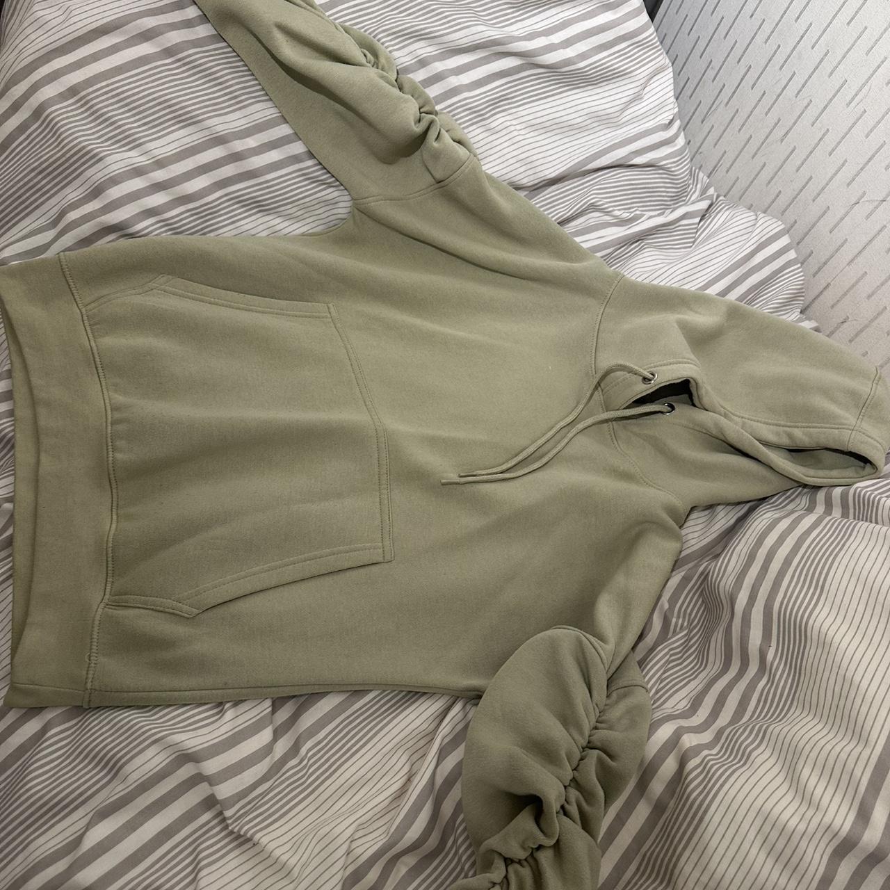 item listed by hollyclarksonxox