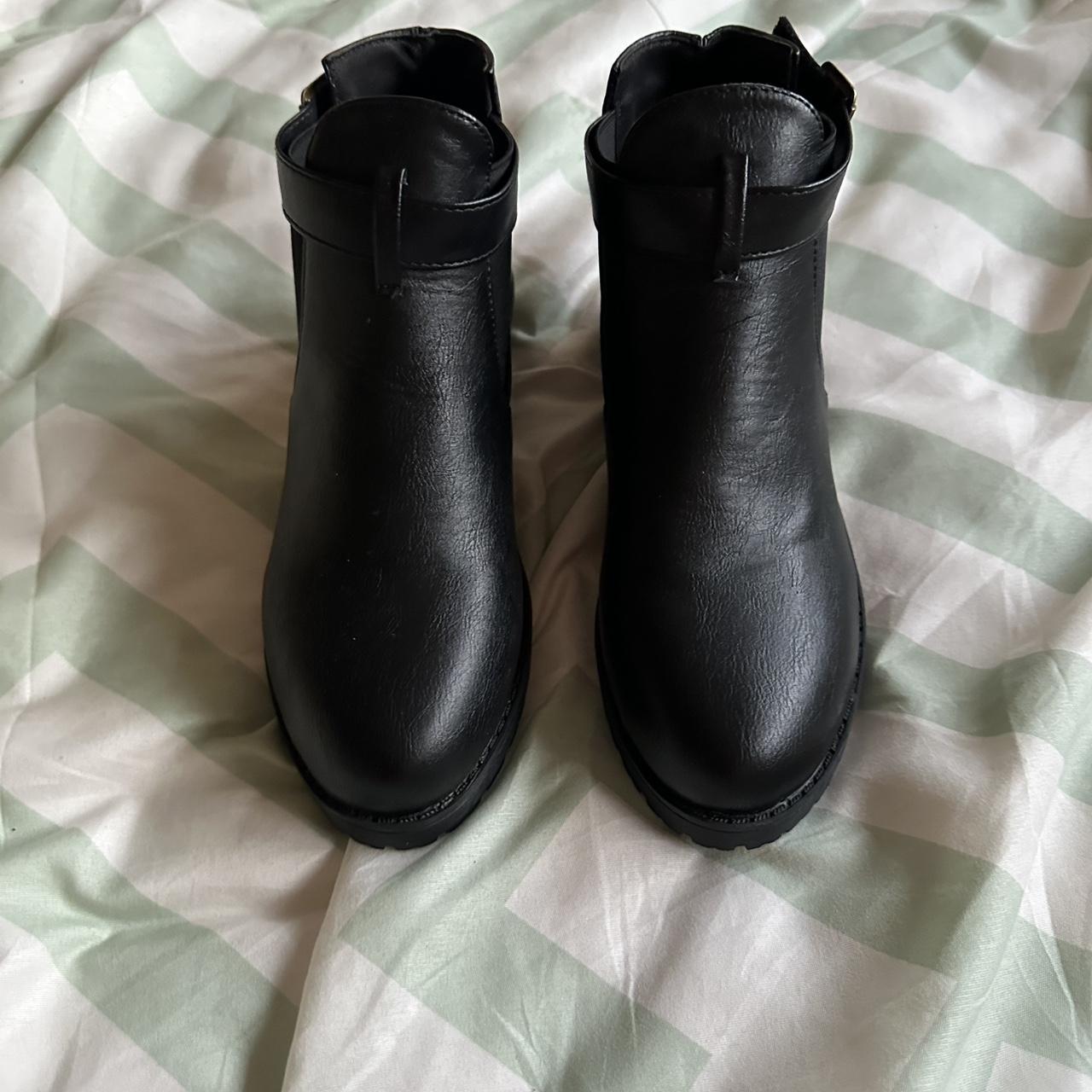item listed by hollyclarksonxox