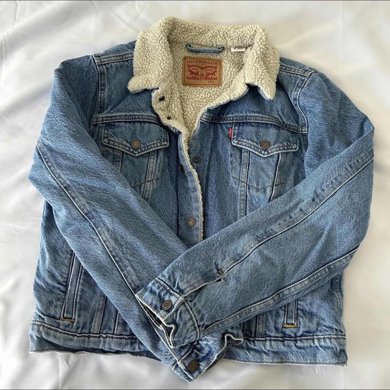 Levi's Women's Jacket | Depop