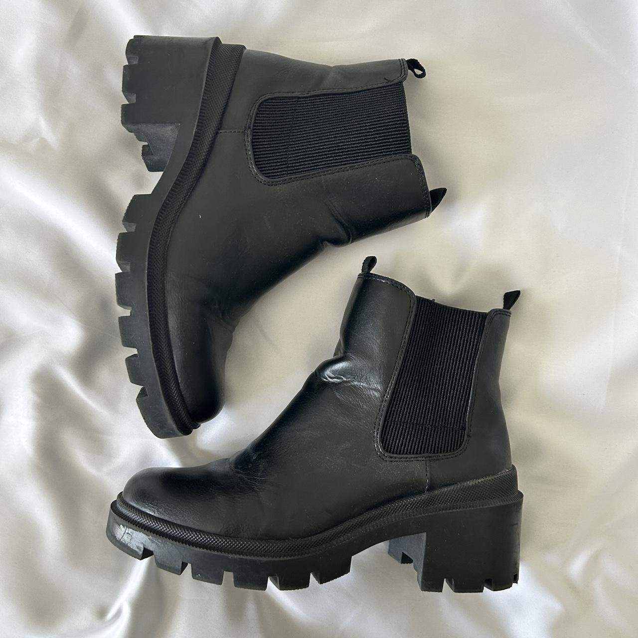 Universal Thread Women's Black Boots | Depop