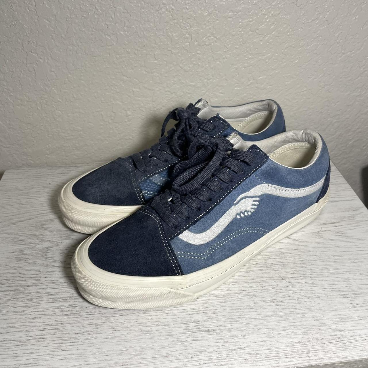 Vans Men's Navy and Blue Trainers | Depop