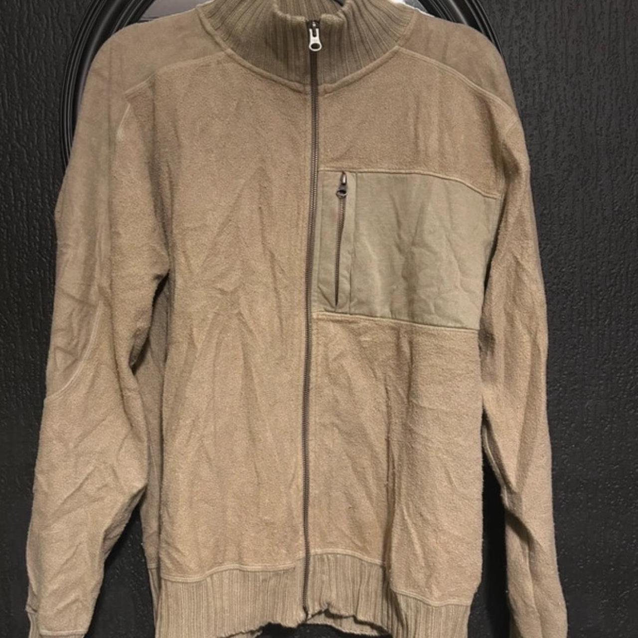 item listed by skye200