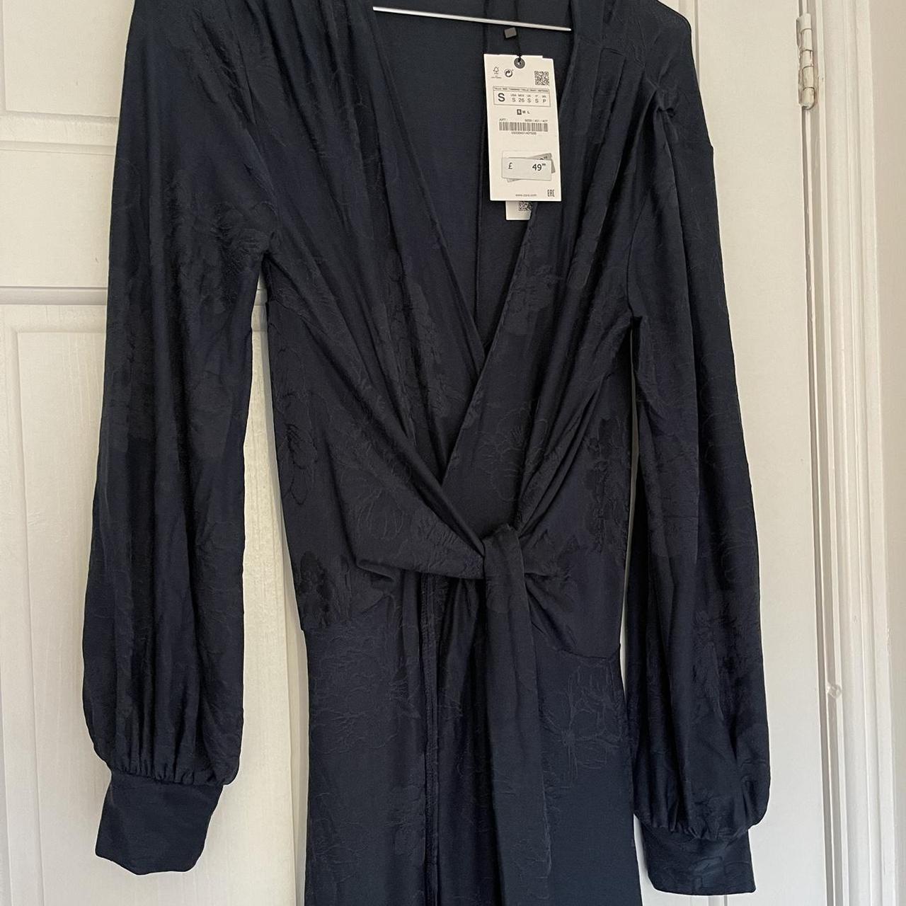 Zara Women's Navy Dress Depop