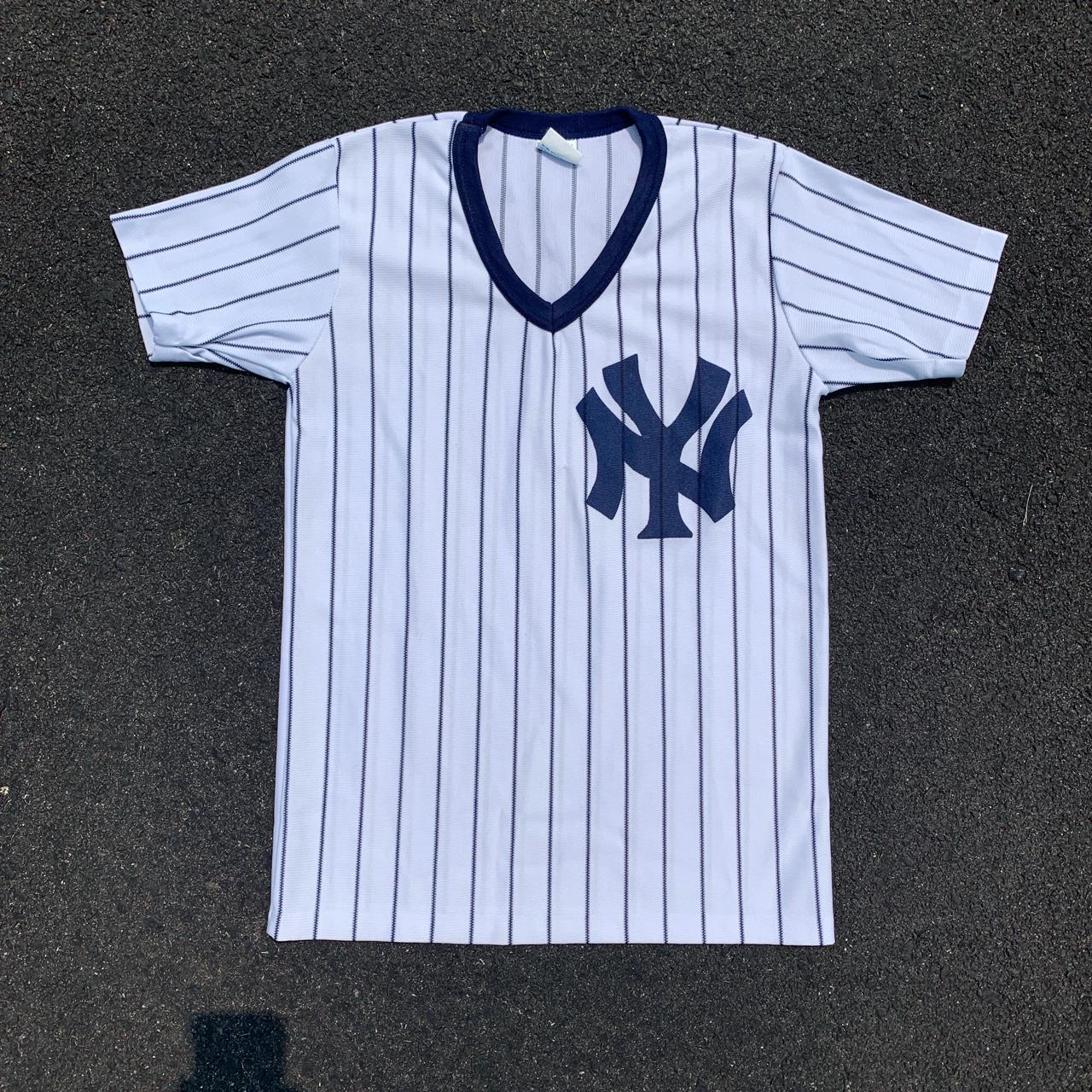 Vintage New York Yankees Jersey shirt size Small - Depop