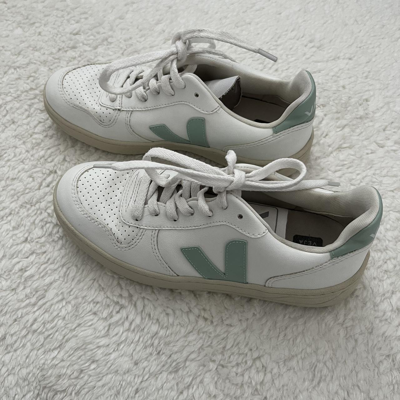 Veja Women's Trainers | Depop