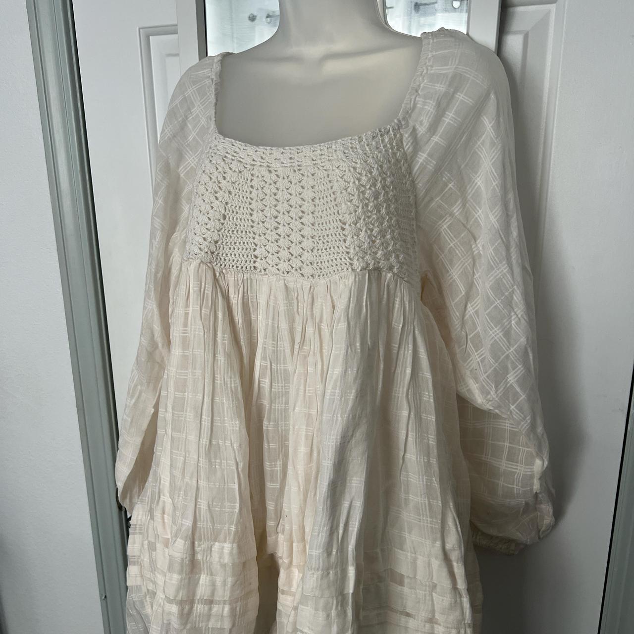 Free people white smocked flowy boho turning up hotsell the temperature size large nwts