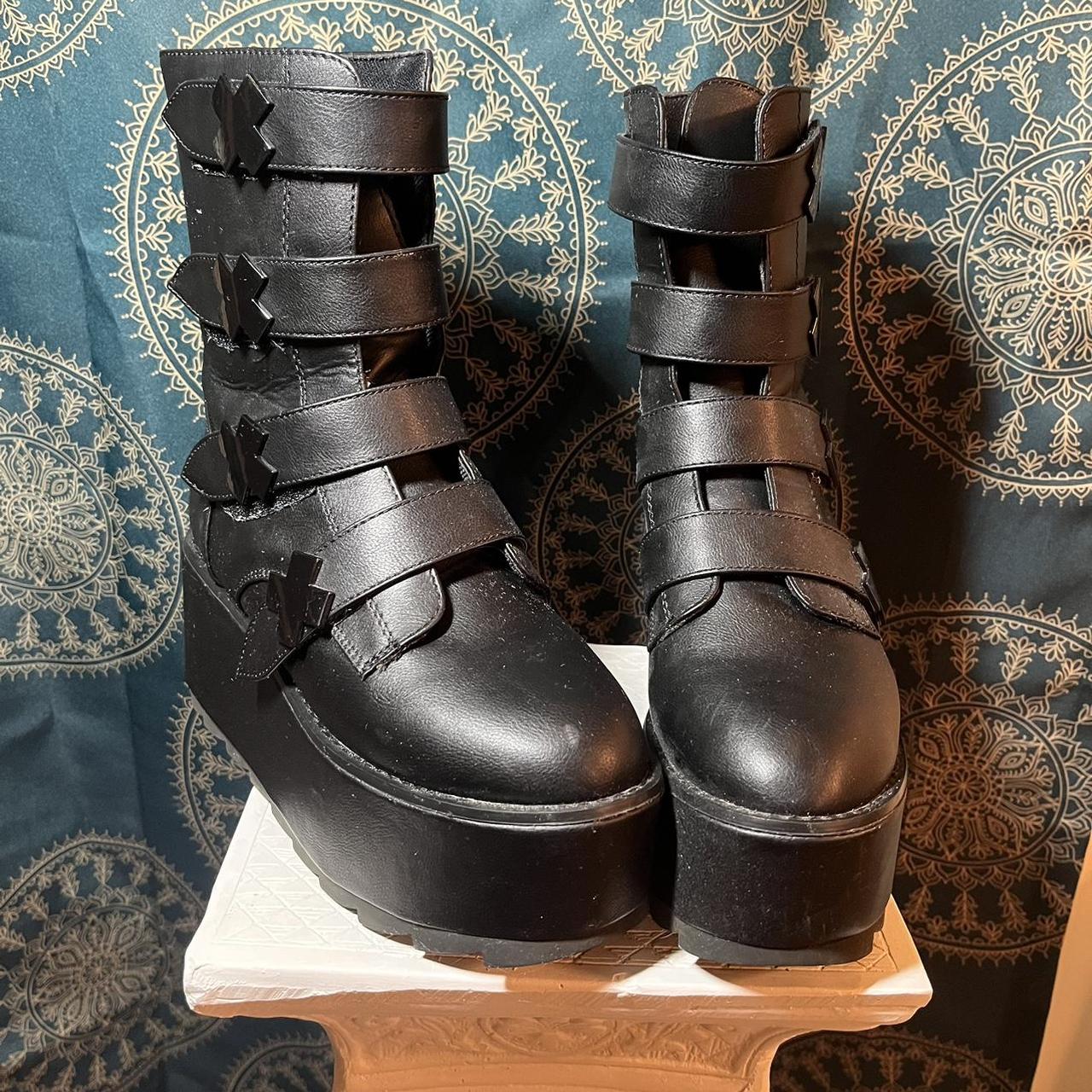 yru holographic boots