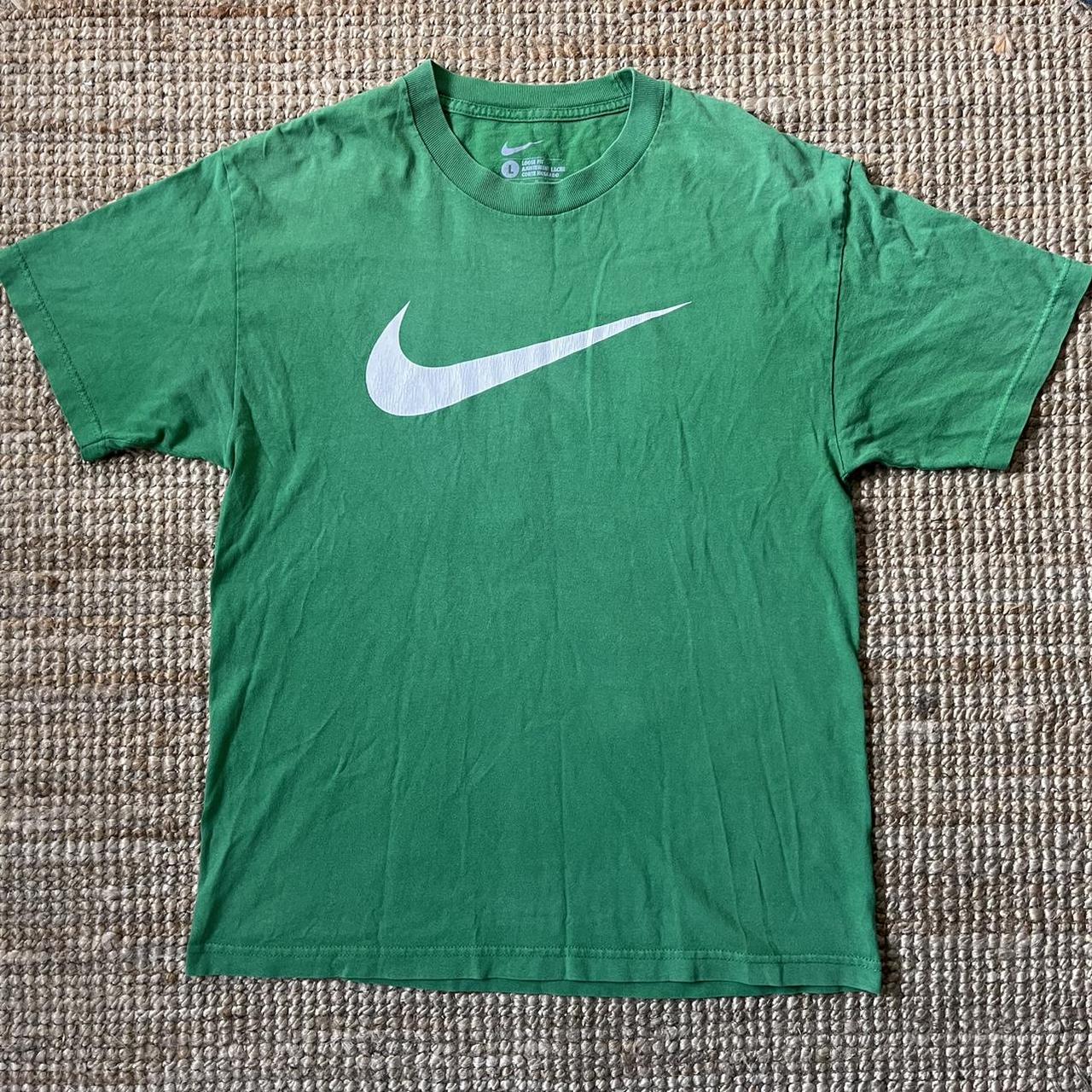 Nike Men's Green Tshirt Depop