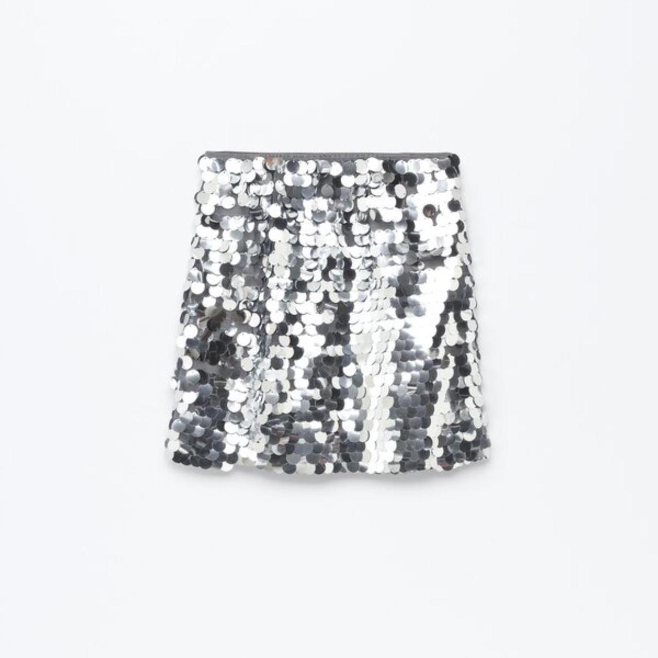 Zara girls silver sequin mini skirt Fits size