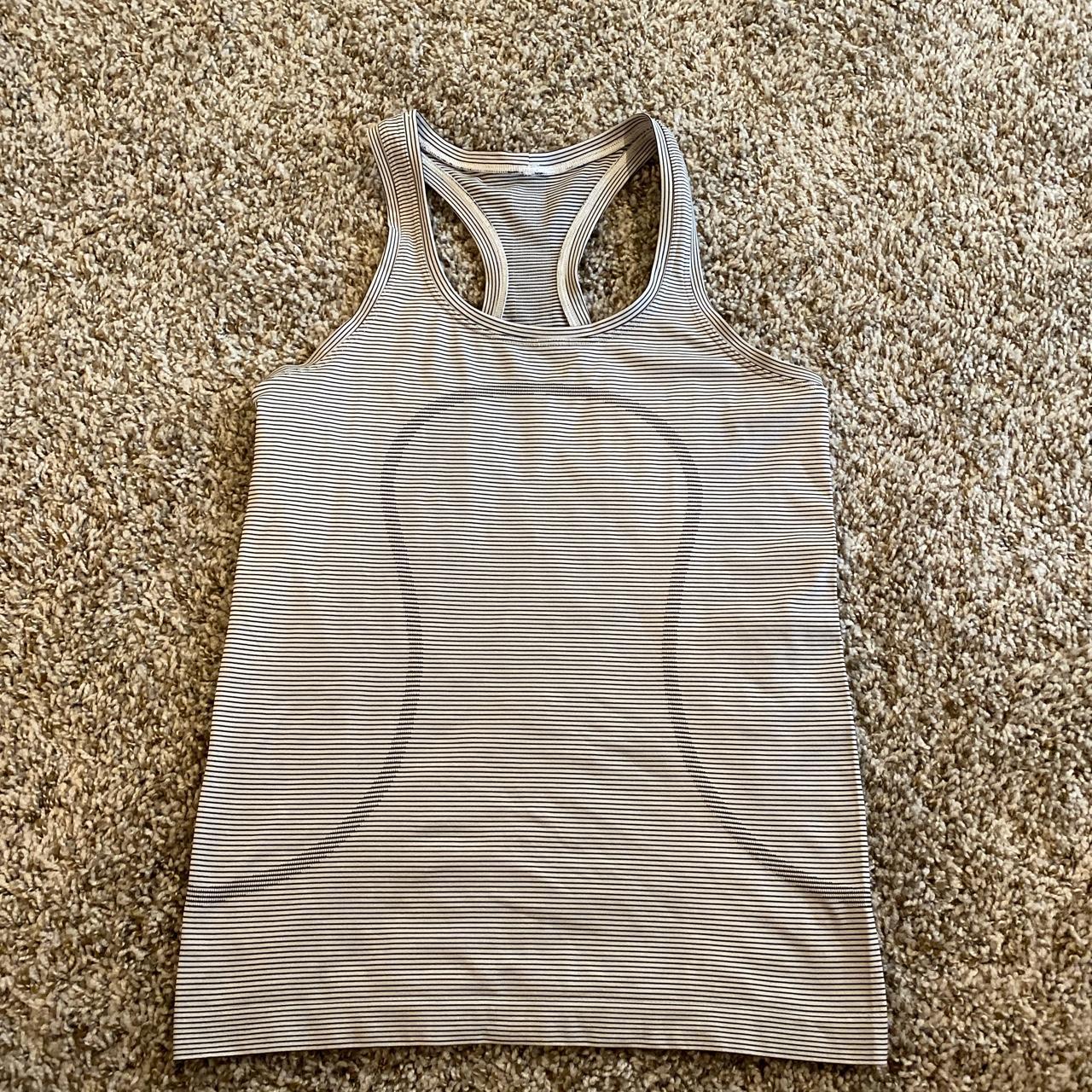 Lululemon Women's Vest Depop