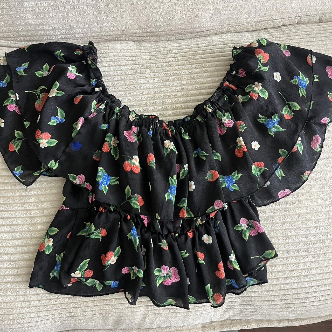 Black fruit print and flower Zara top with ruffled... Depop