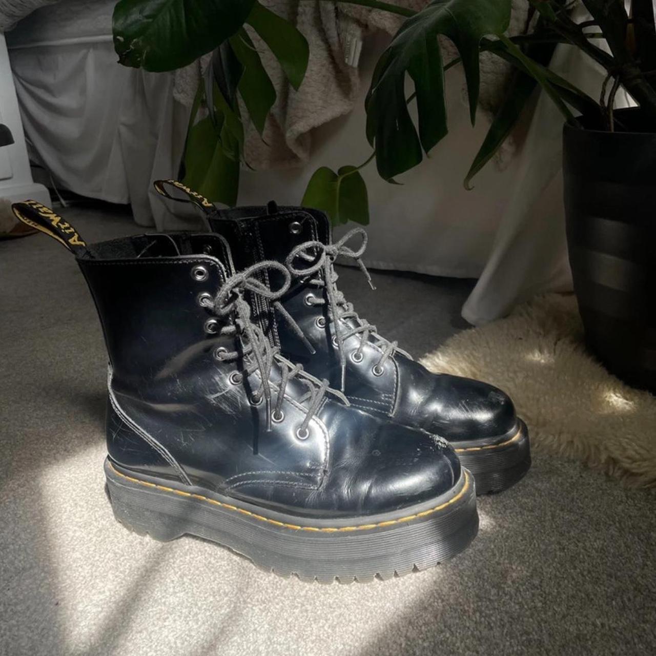 DR MARTENS JADON SMOOTH LEATHER PLATFORM BOOTS