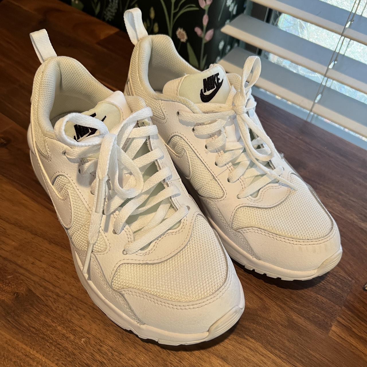 womens nike white shoes