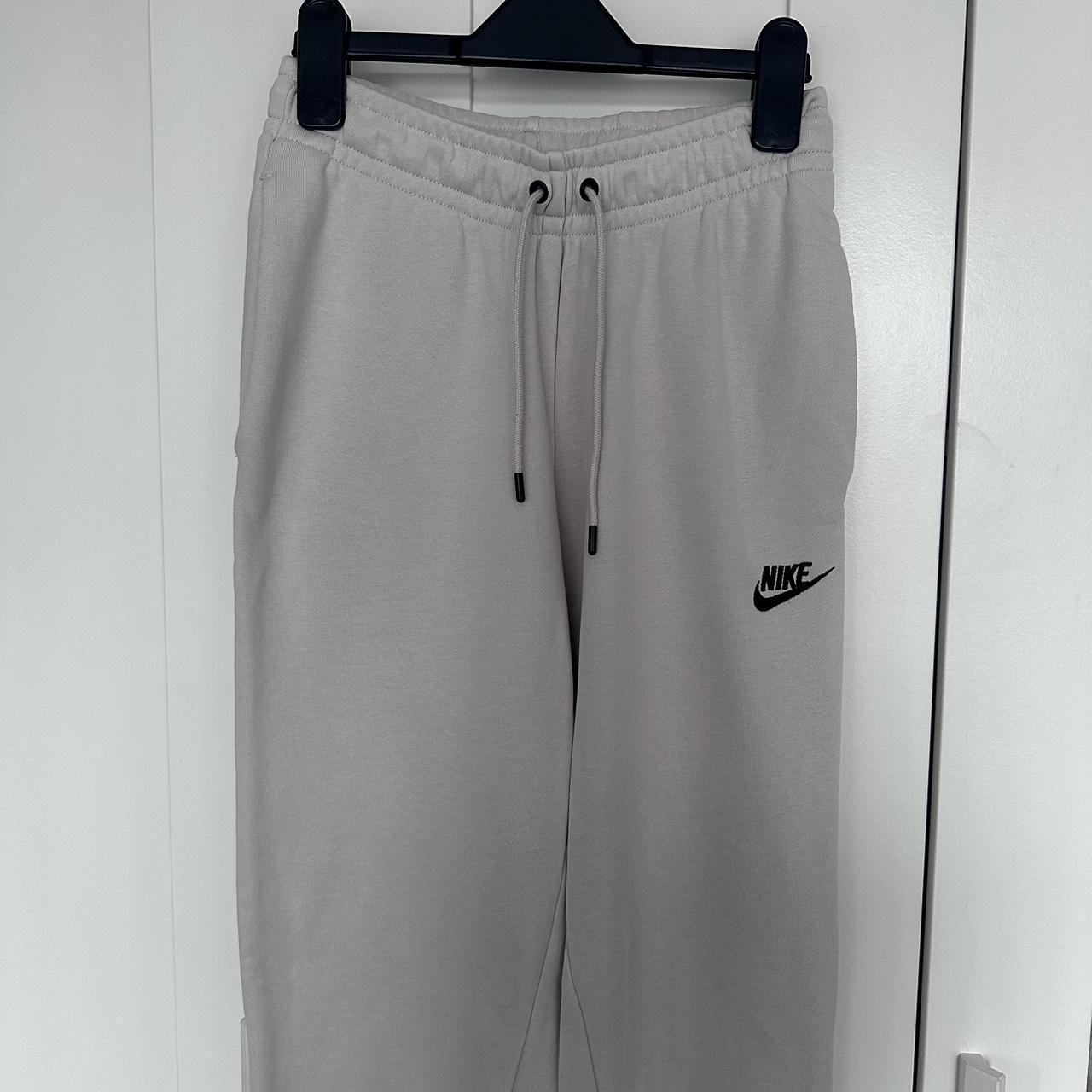 xs nike tracksuit bottoms