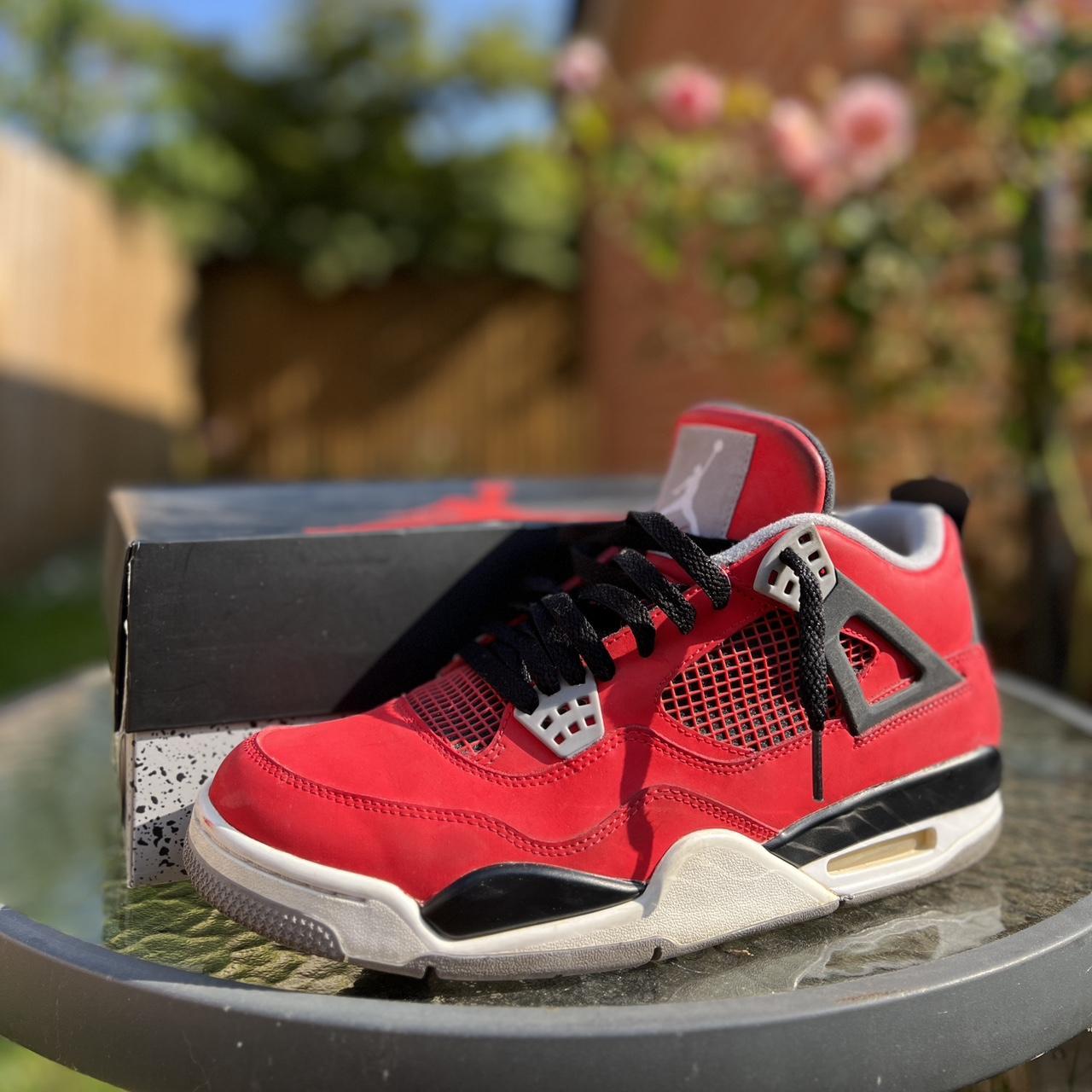 toro bravo jordan 4