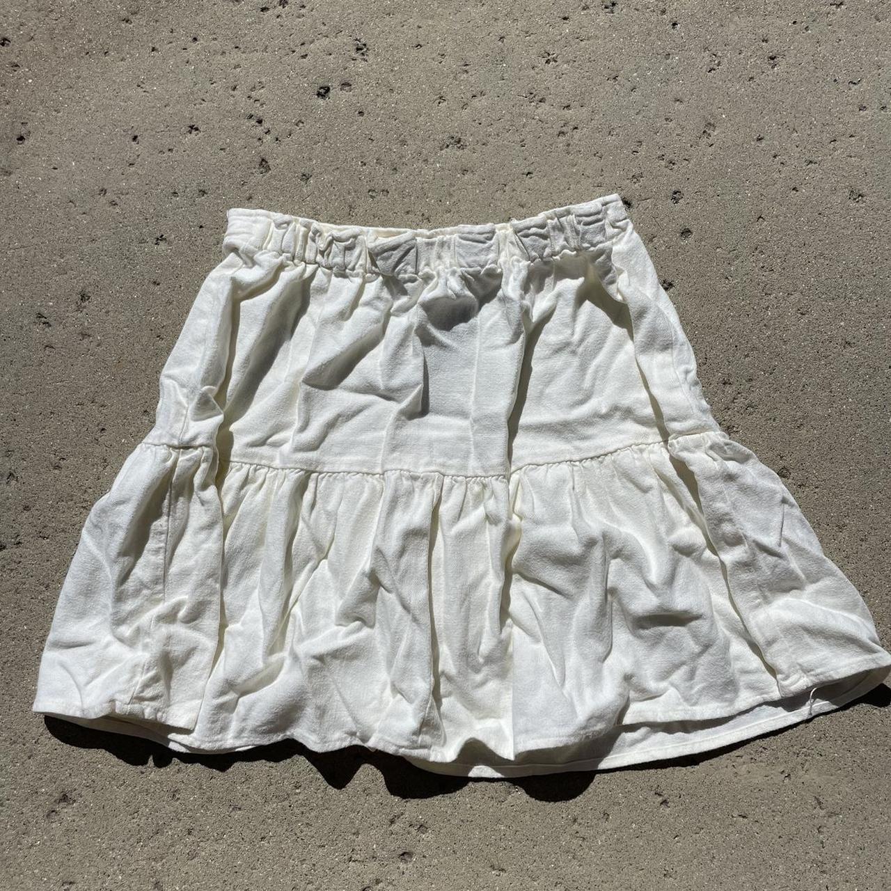 Brandy Melville Women's White Skirt Depop