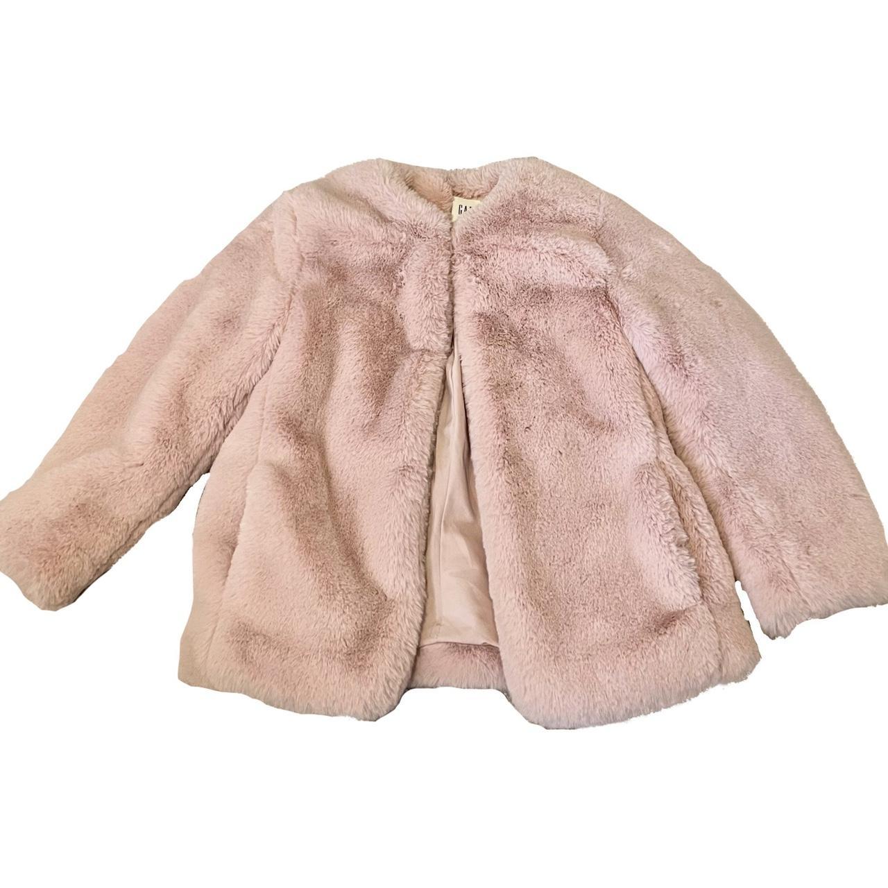 The MOST BEAUTIFUL BLUSH VINTAGE PINK FUR COAT😭 (in... Depop