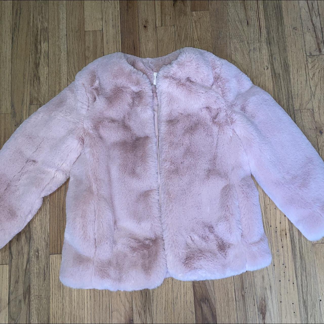 The MOST BEAUTIFUL BLUSH VINTAGE PINK FUR COAT😭 (in... Depop