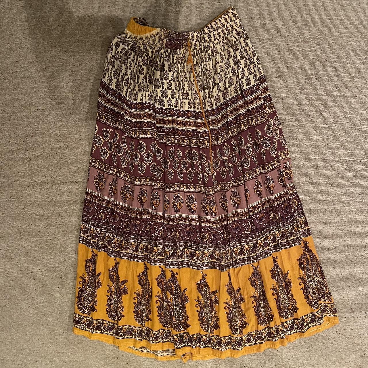 Tree of life skirt, elastic waist - Depop