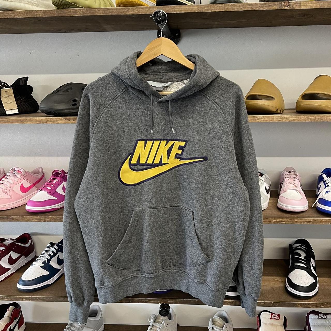 Depop nike best sale vintage hoodie