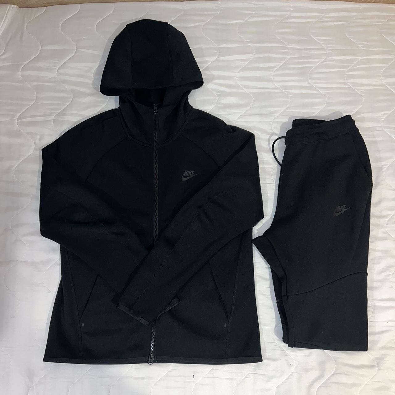 new season nike tech tracksuit