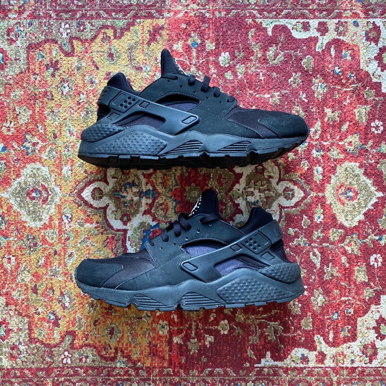 Nike huarache hotsell triple black 2014