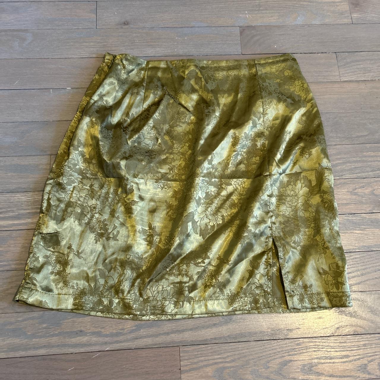 Women's Green Skirt (3)