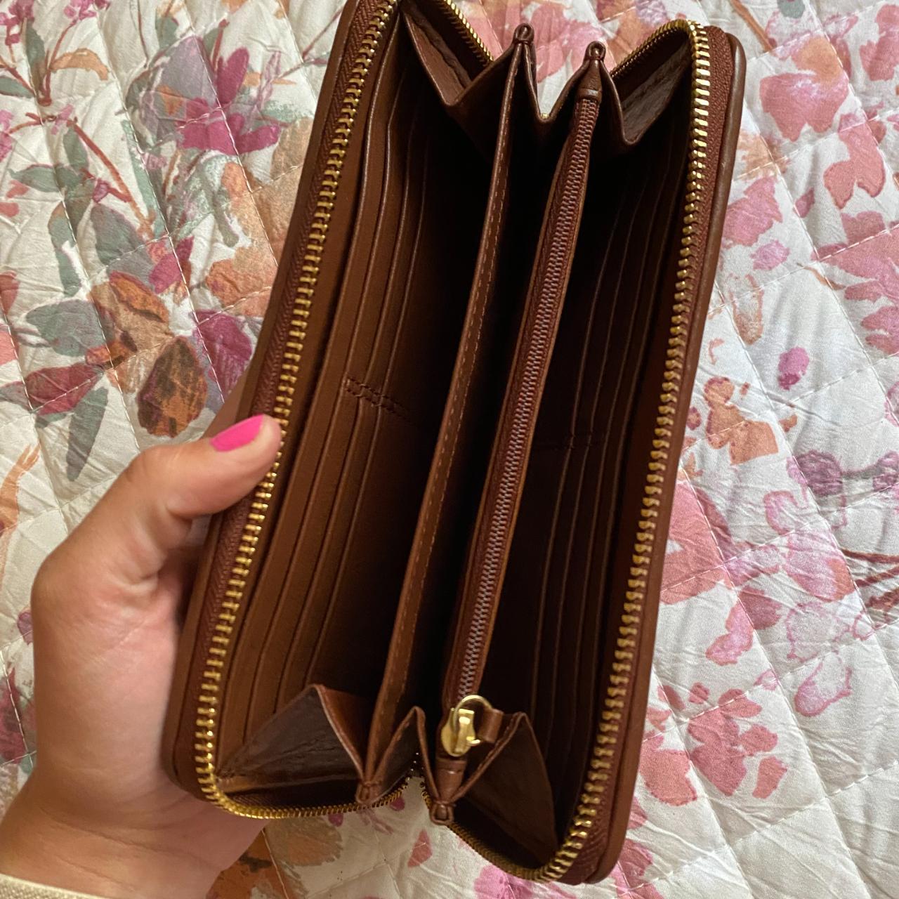 Coach Madison store Gathered Leather Accordion Gold Zip Wallet