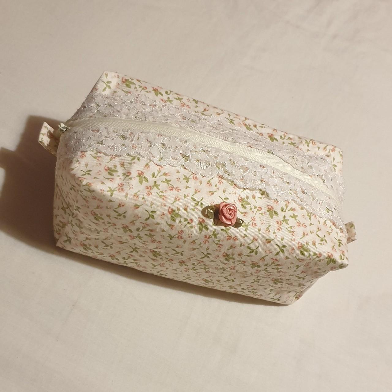 Brandy Melville Women's Pink and Cream Jewellery Depop