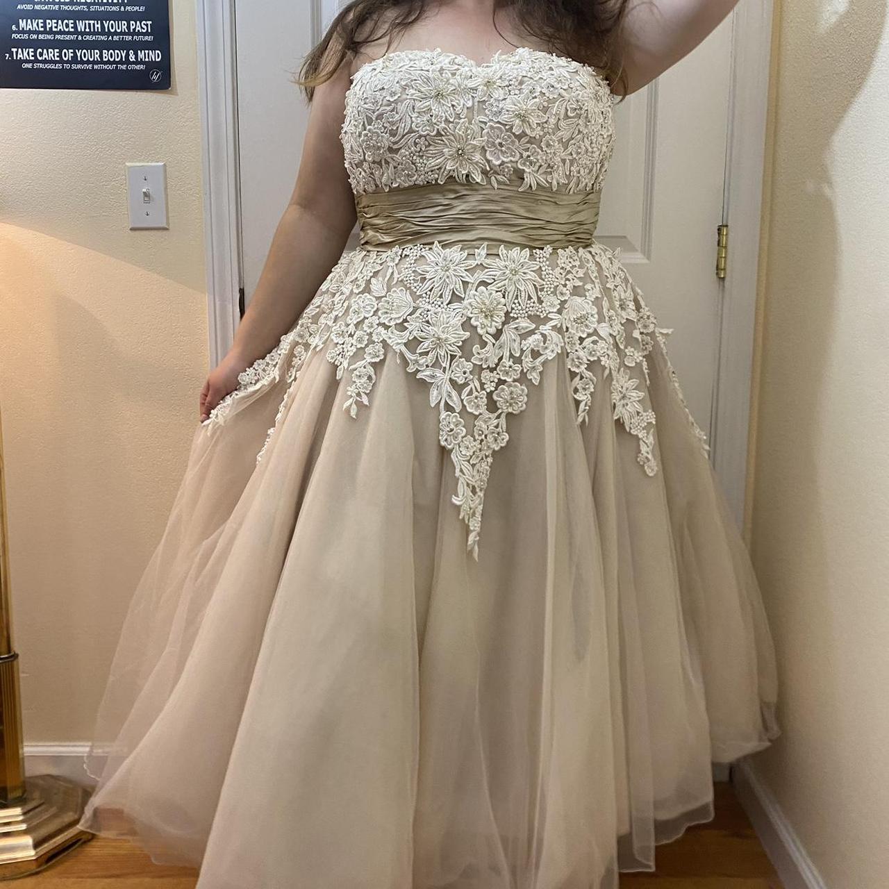 Justin Alexander 8465 tea length floral and tulle. Depop