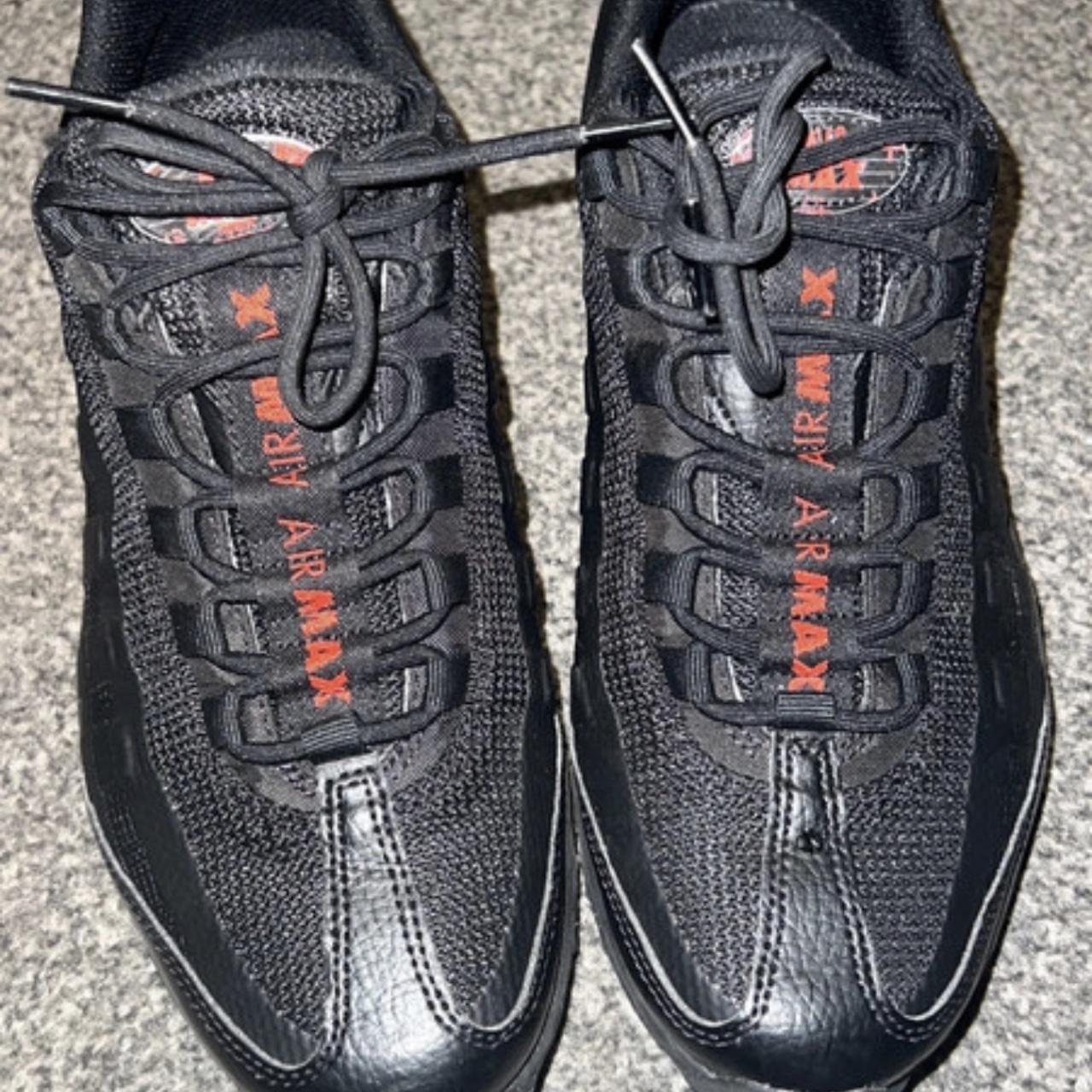 95s black and red