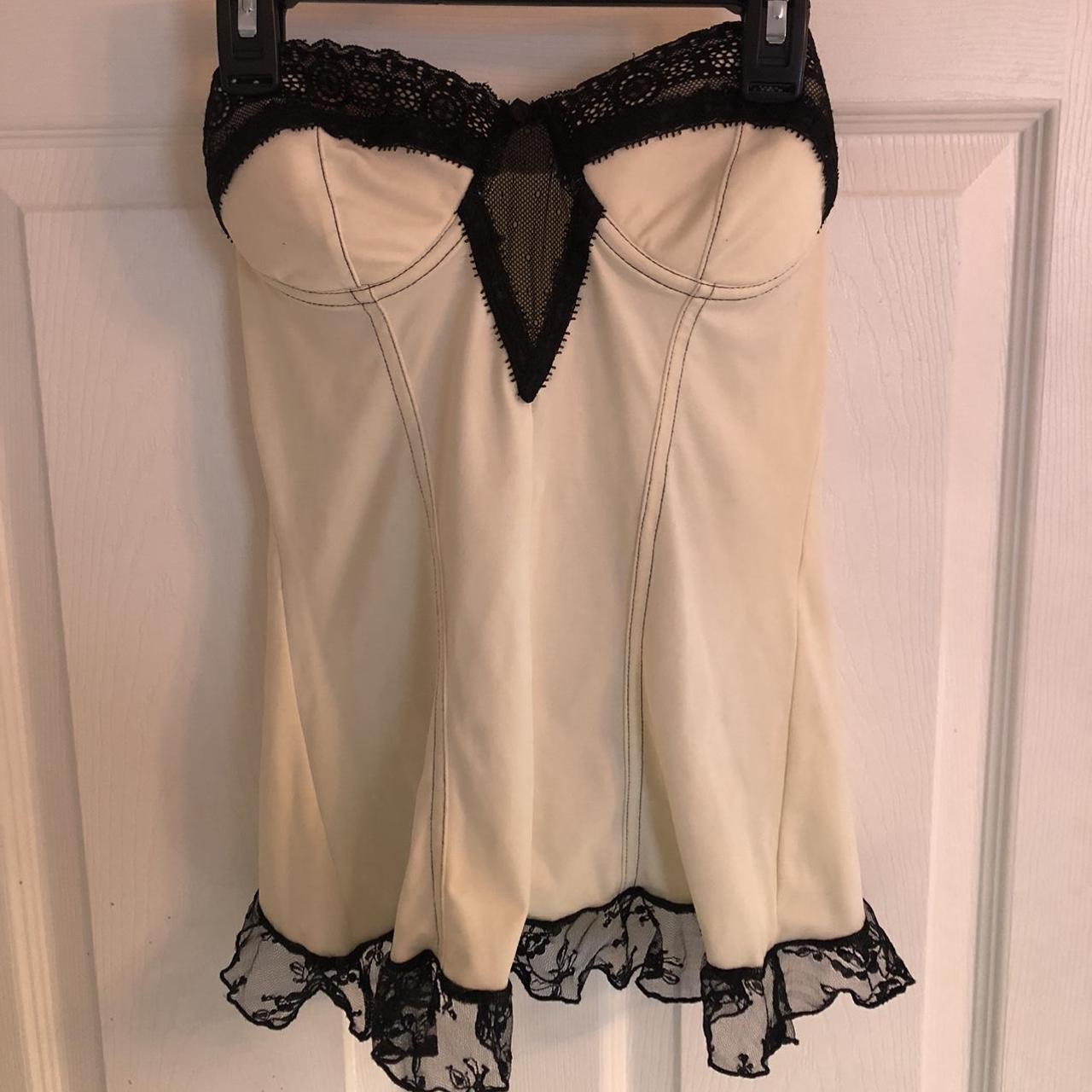 escante collection bustier im not sure of the size... Depop