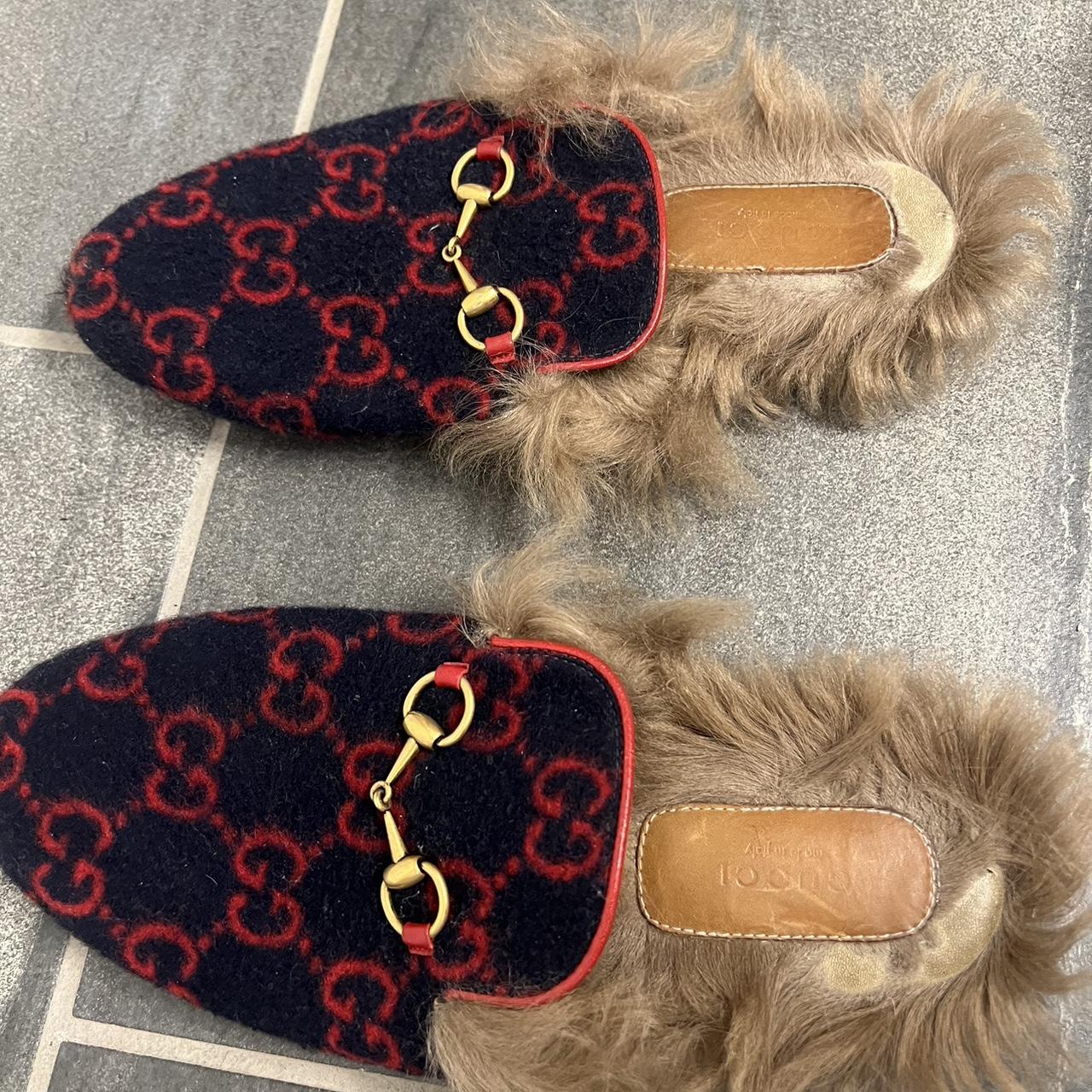 Gucci hot sale fur slippers