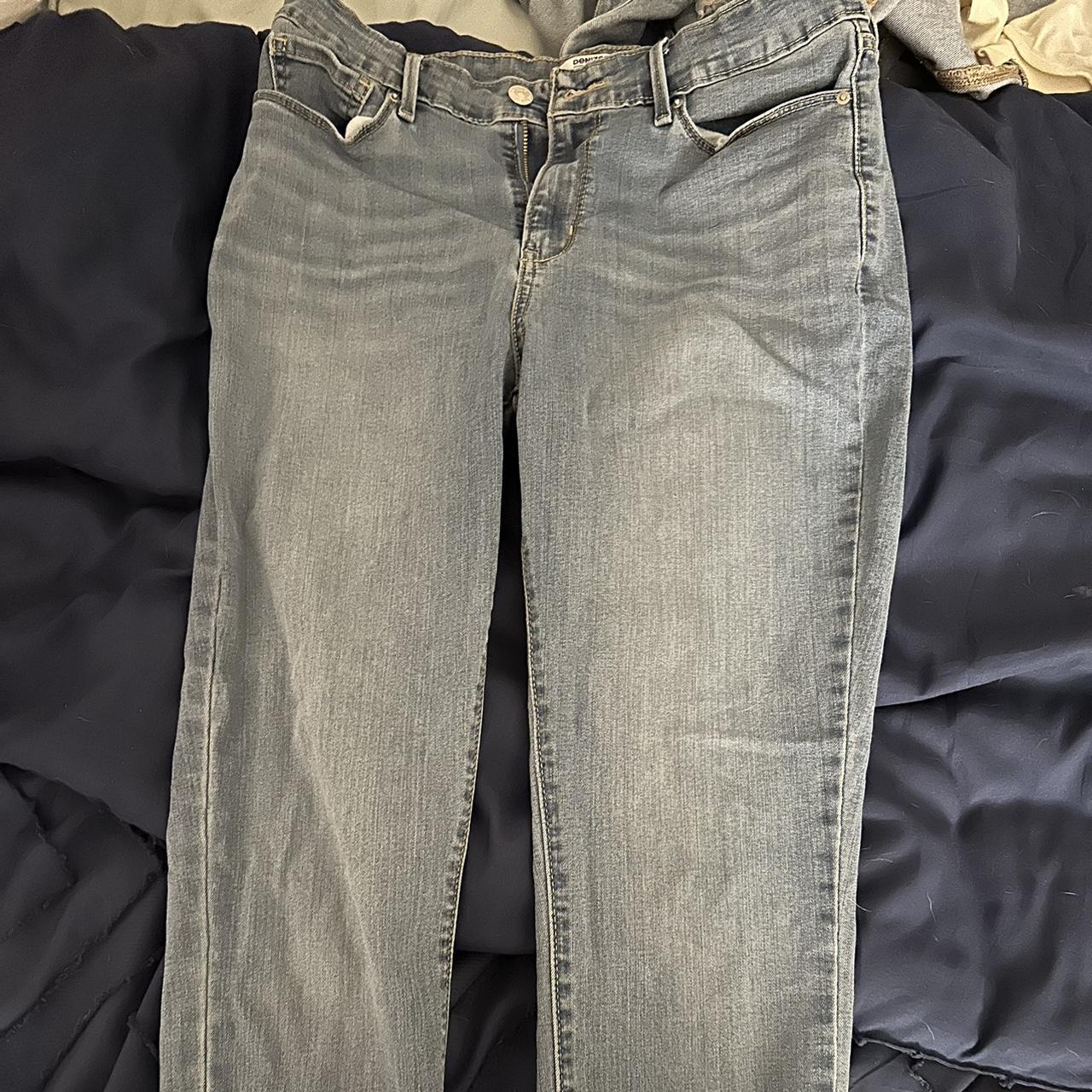 Size 8 Denizen jeans. Depop