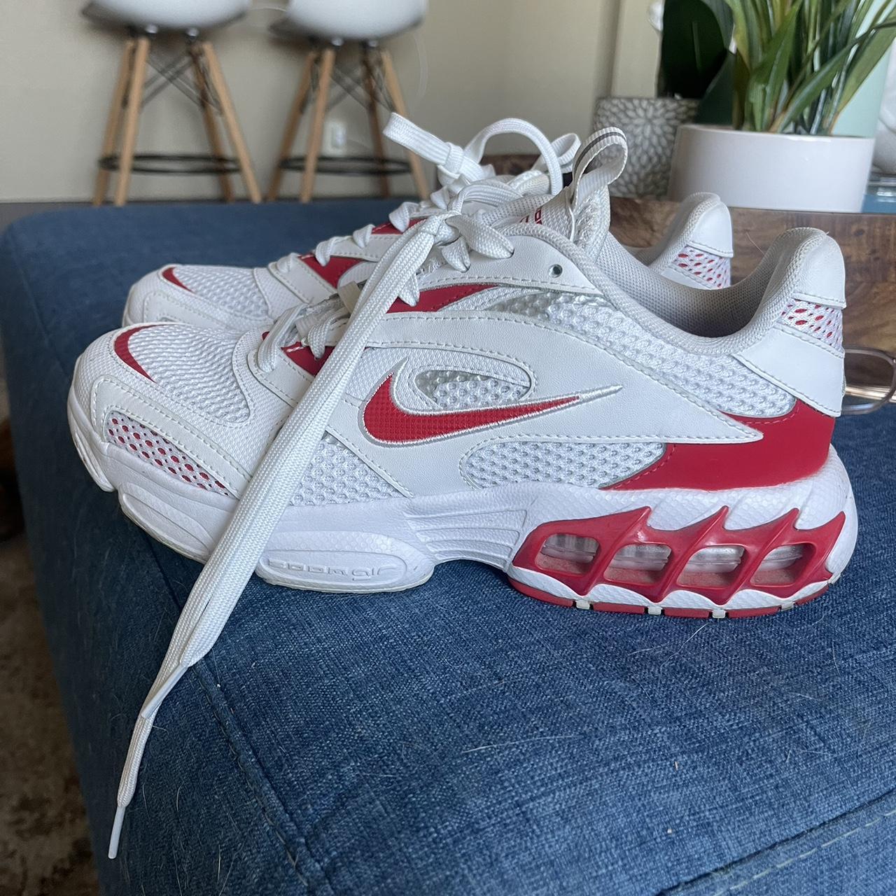nike zoom air fire trainers in white grey and yellow