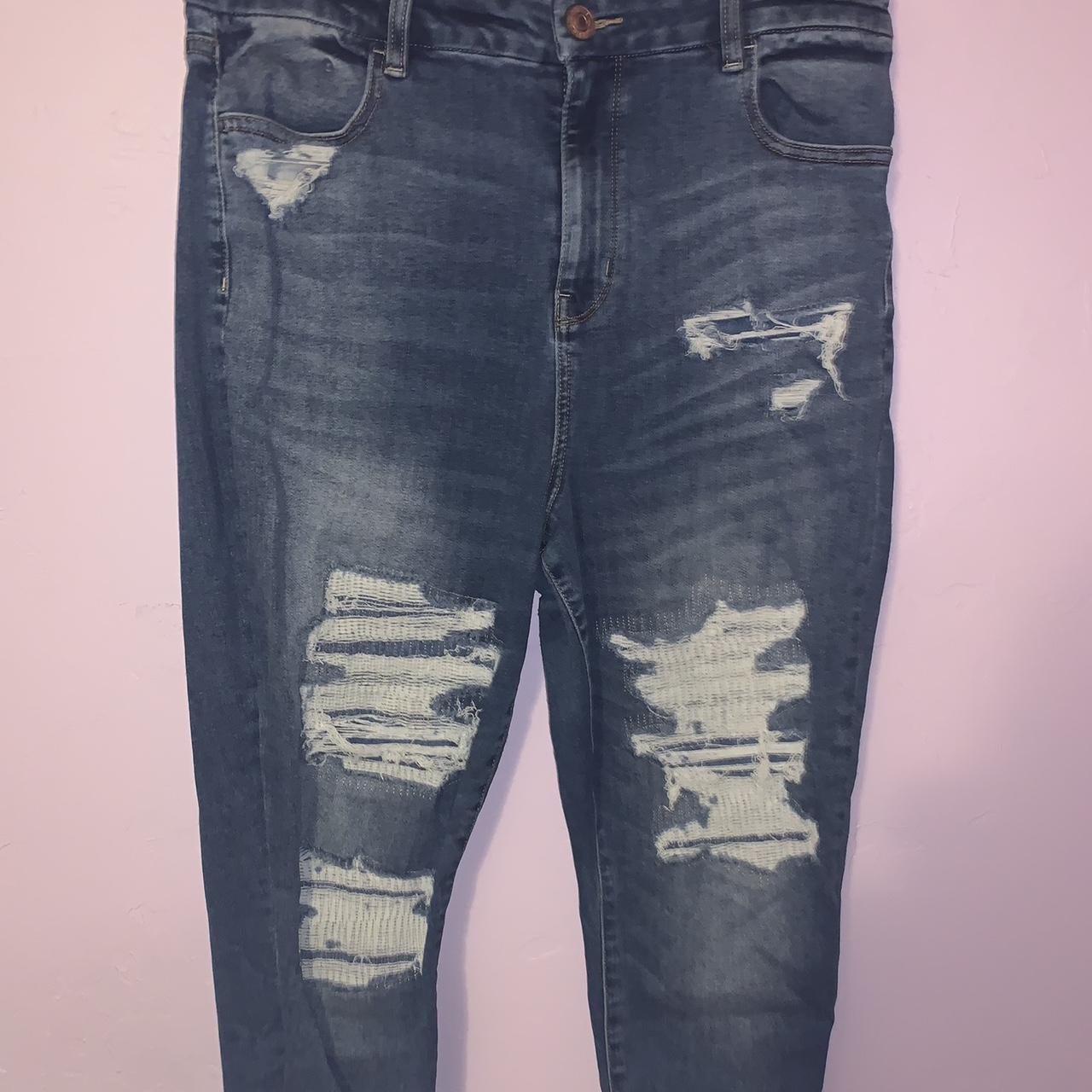American Eagle ripped jeans -lightly worn - Depop