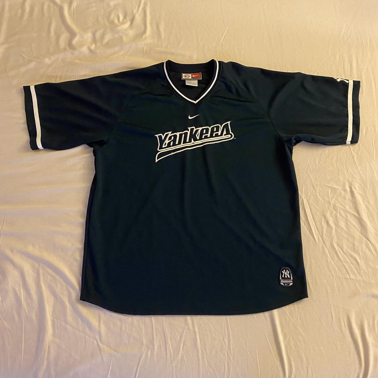 Nike New York Yankees T-shirt Size XXL (2XL) Pit to - Depop