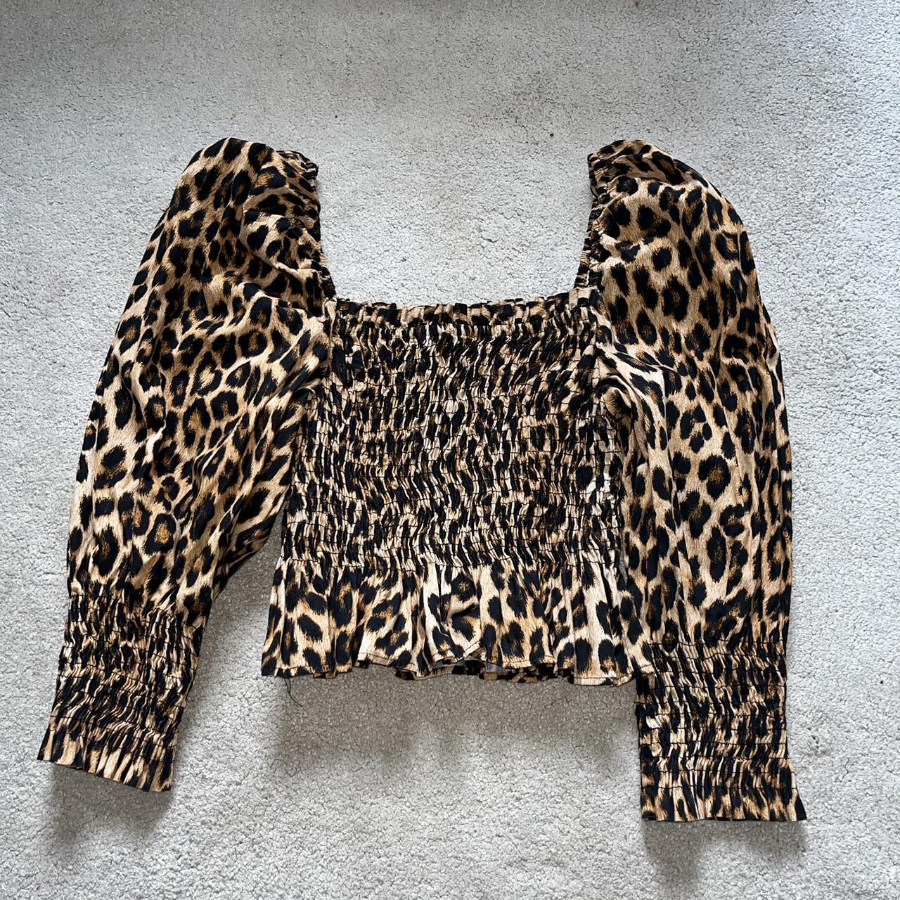 Zara puff sleeve leopard print top, size Small, open... - Depop