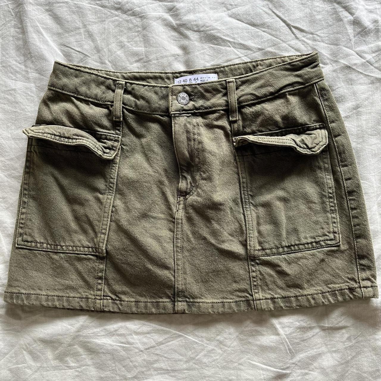 Khaki denim cargo skirt (Size 12 but fits like a 10) - Depop