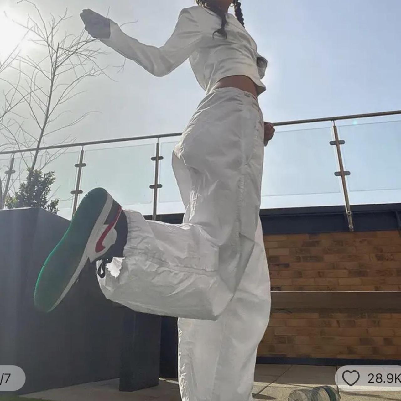 チノパンツ SATUR Curved parachute pants white SA251UPT03WHT0 🤍White Drawstring Parachute Pants 🤍Size S no flaws | Depop
