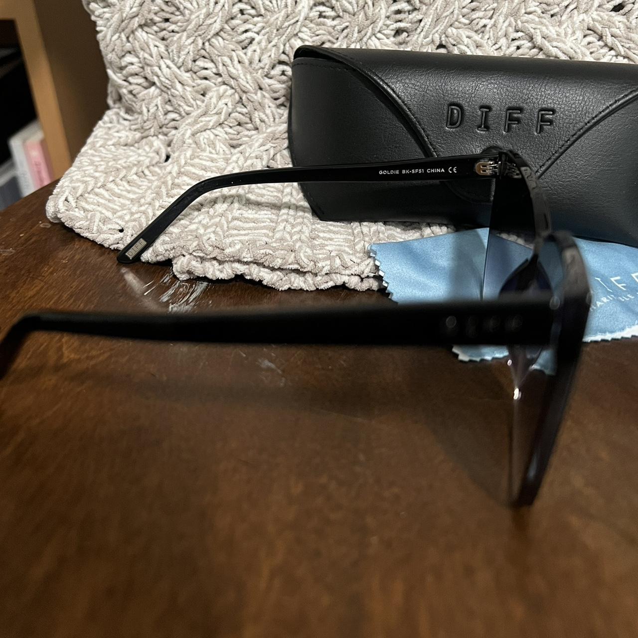 DIFF Women's Sunglasses - Black/Grey – DIFF Goldi… - image 2