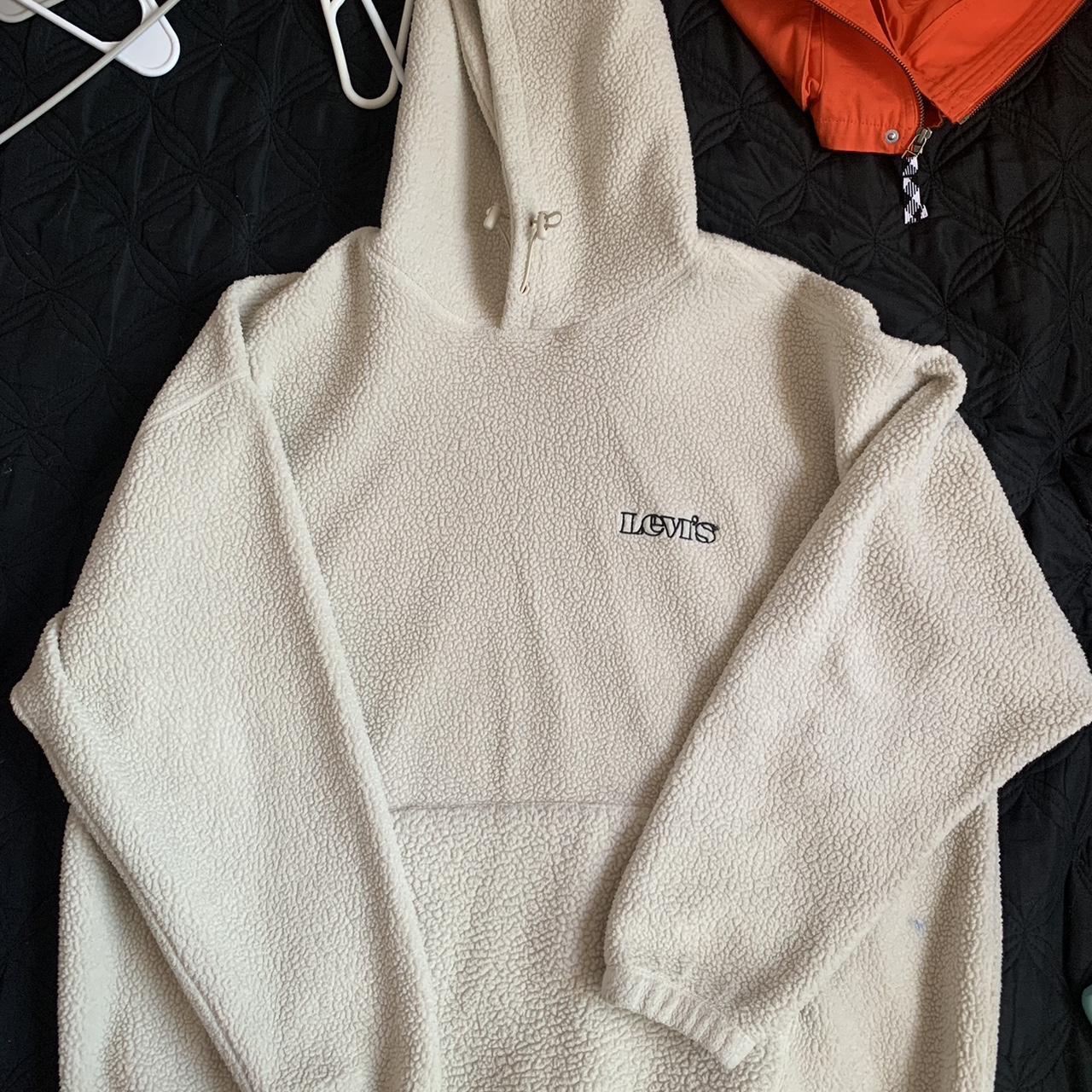 Levis sherpa Hoodie Relaxed XL - Depop