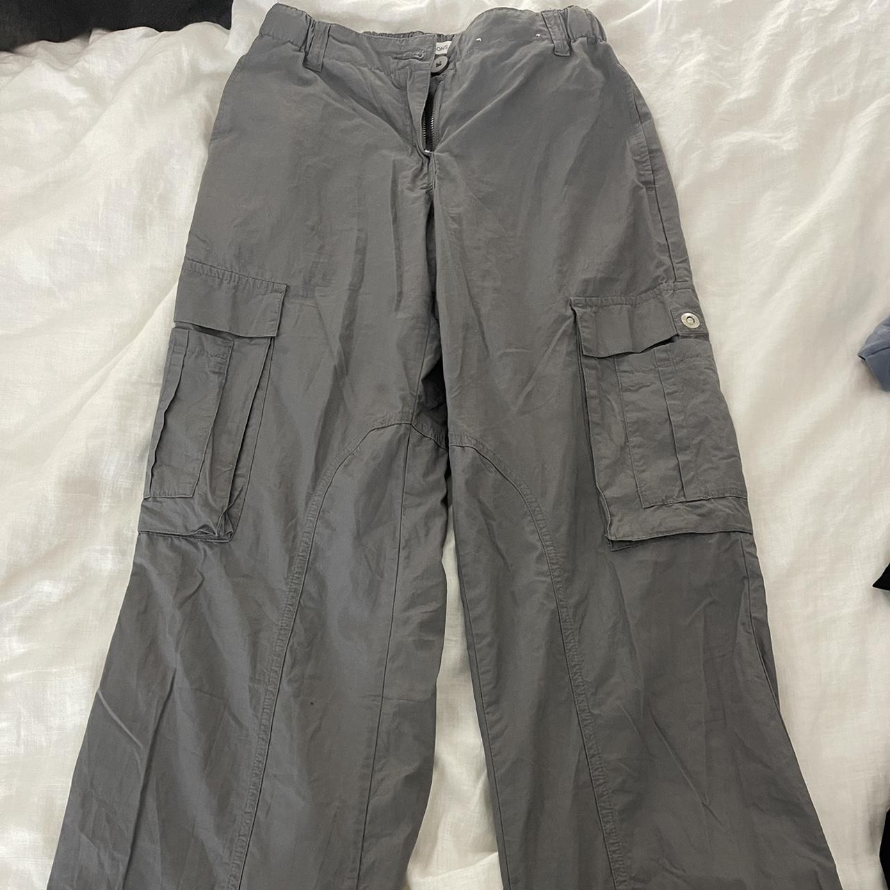 Glassons cargos Size 6 very on trend - Depop