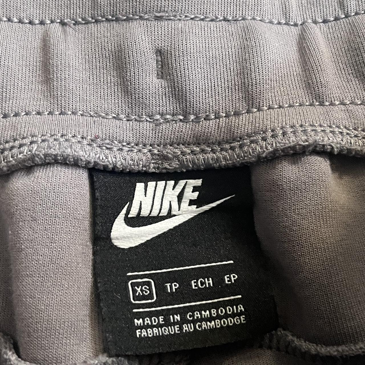 nike tech fleece gunsmoke grey